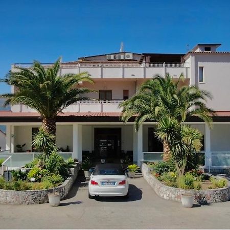 Hotel Vallisdea Sala Consilina Bagian luar foto