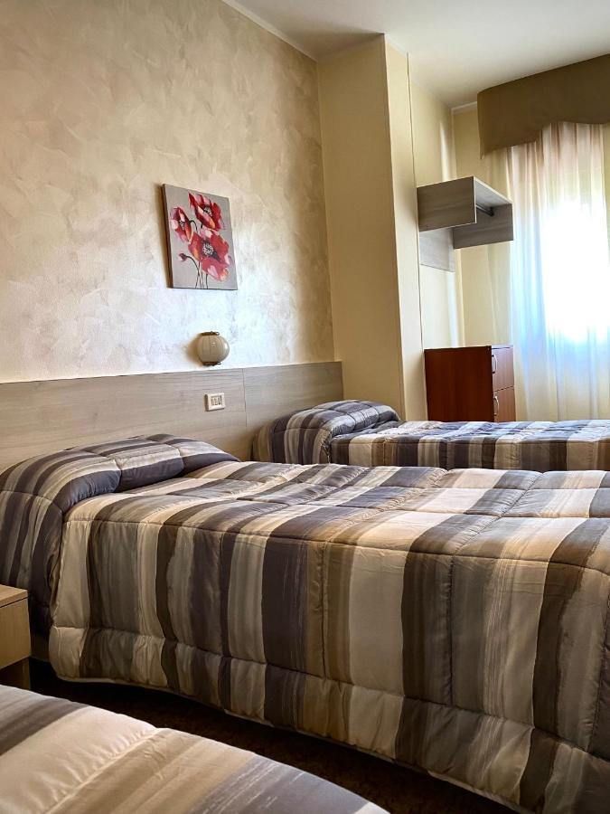 Hotel Vallisdea Sala Consilina Bagian luar foto