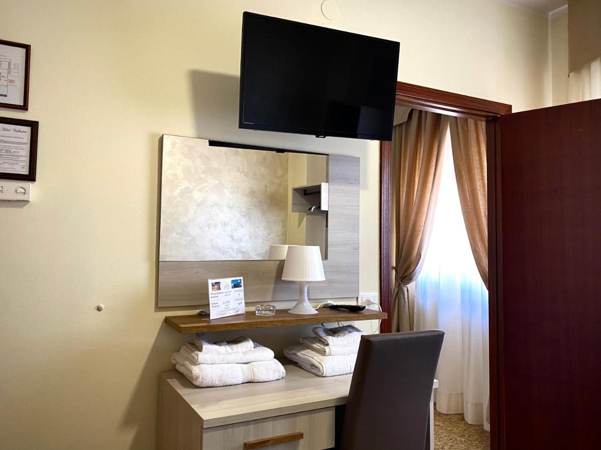 Hotel Vallisdea Sala Consilina Bagian luar foto
