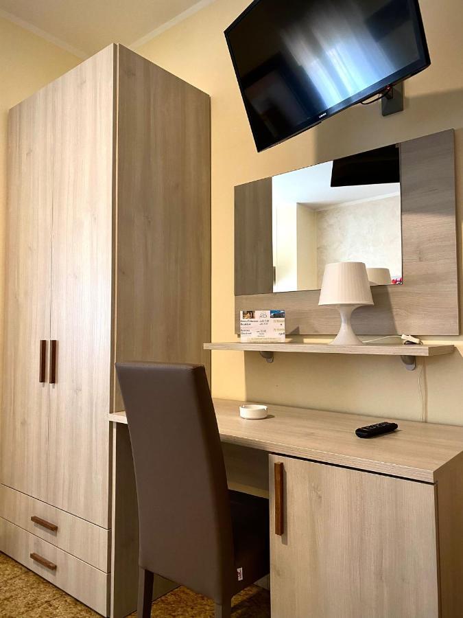 Hotel Vallisdea Sala Consilina Bagian luar foto