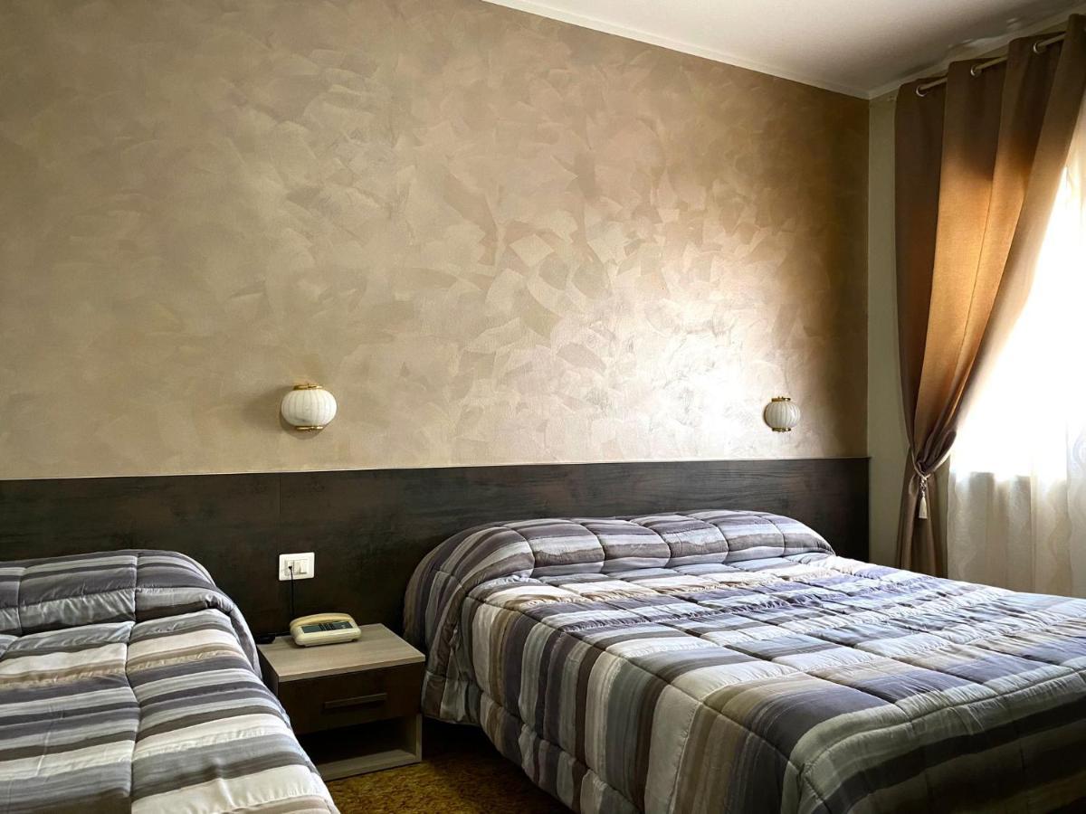 Hotel Vallisdea Sala Consilina Bagian luar foto