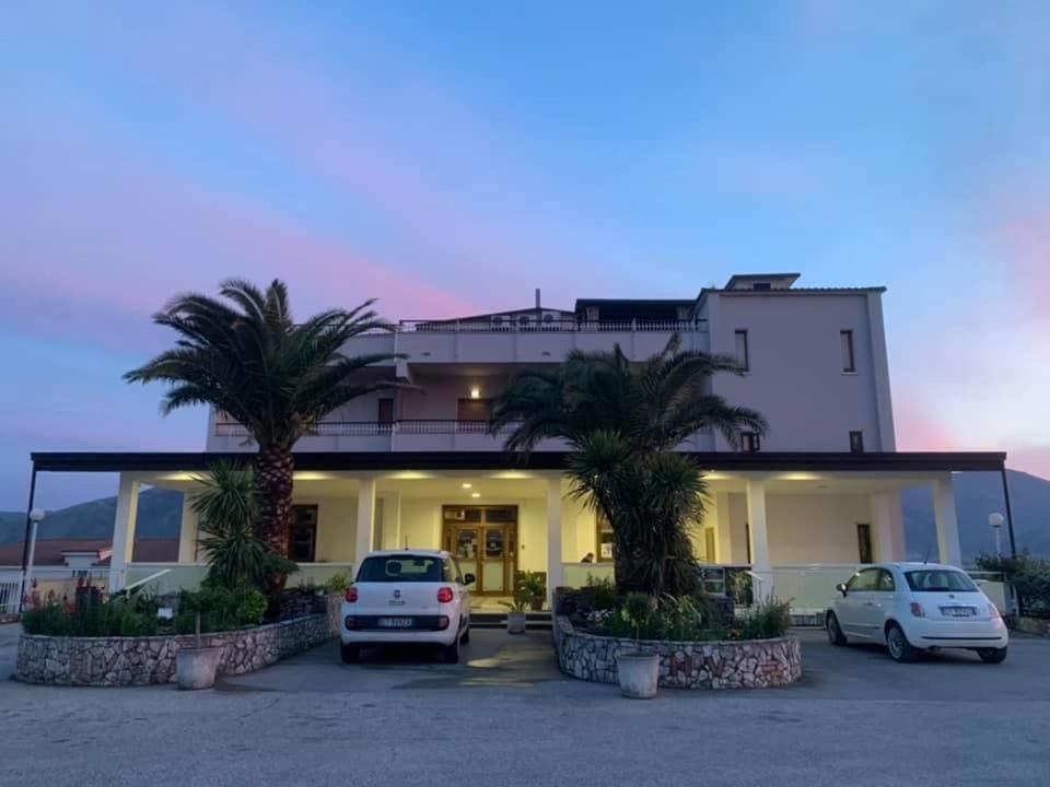 Hotel Vallisdea Sala Consilina Bagian luar foto