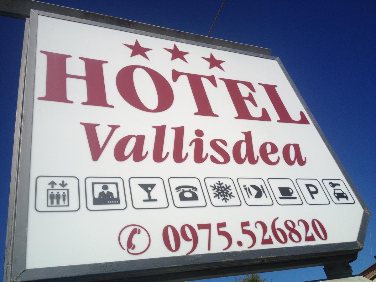 Hotel Vallisdea Sala Consilina Bagian luar foto